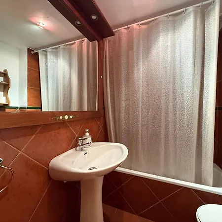 Apartment La *